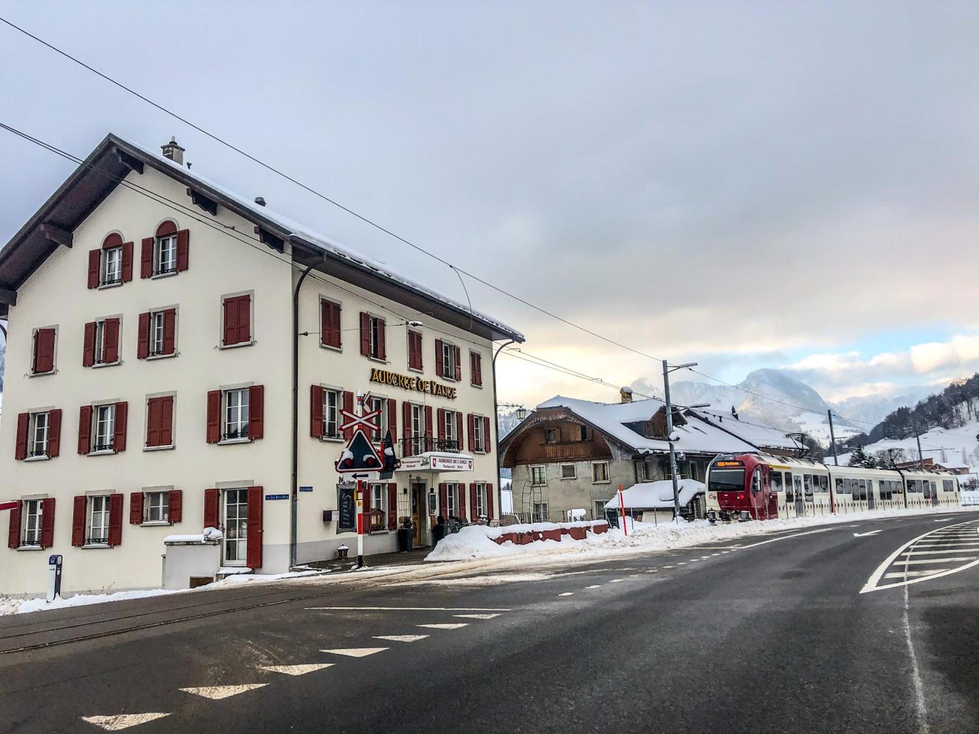 Auberge De L'Ange Albeuve Eksteriør billede