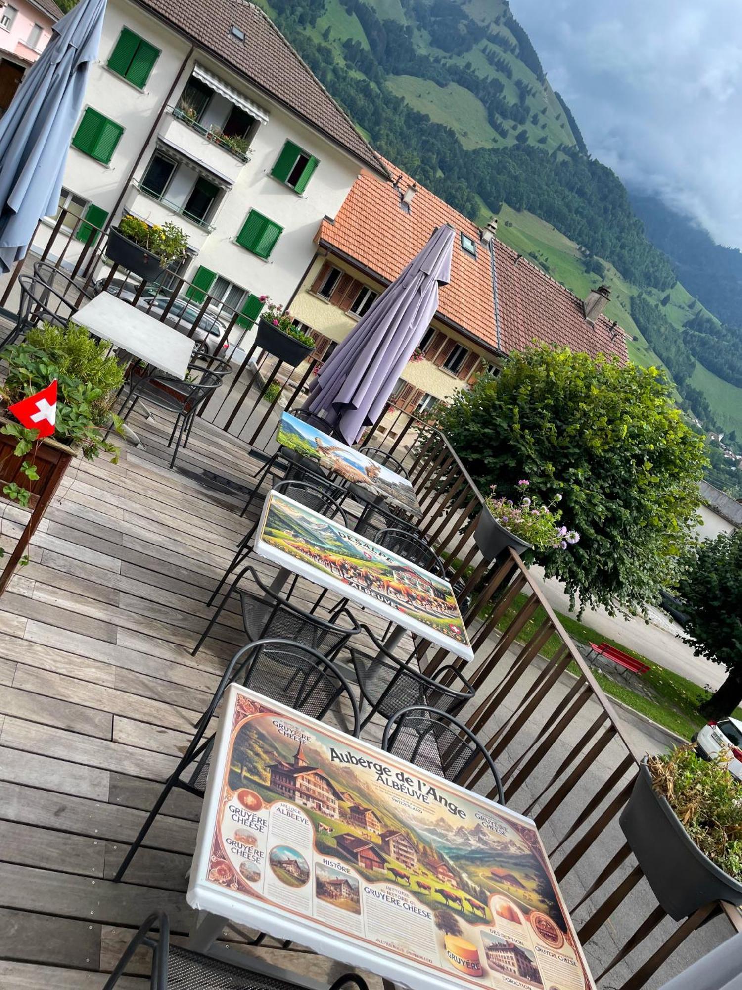 Auberge De L'Ange Albeuve Eksteriør billede